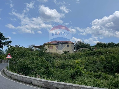 Foto Rustico in via provinciale SP 64, Castiglione di Sicilia di 250 m²