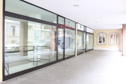 Foto Negozio in XX SETTEMBRE, Busto Arsizio Frati di 110 m² con 1 locali