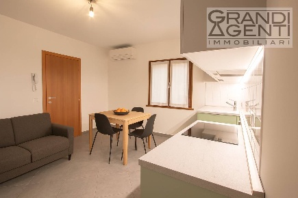 Foto Appartamento in via scarsellini, Verona San Zeno di 62 m² con 2 locali