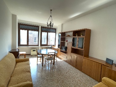 Foto Appartamento in Viale Cavour, Ferrara Centro Storico di 120 m²
