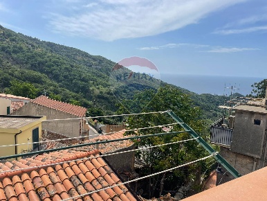 Foto Casa indipendente in LAURO, Gallodoro di 90 m² con 3 locali in vendita