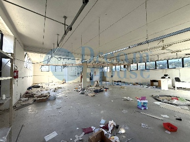 Foto Capannone industriale in Via Magenta, Martinsicuro Villa Rosa