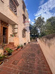 Foto Casa indipendente in Via Giovanni XXIII, Acquaviva delle Fonti