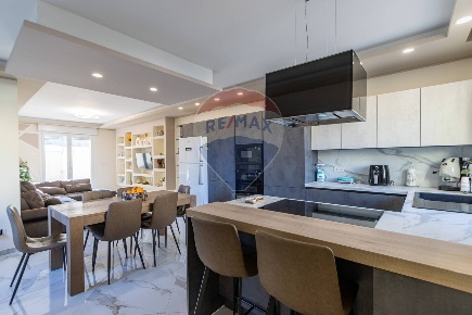 Foto Villa unifamiliare a Triuggio Tregasio di 240 m² con 3 locali
