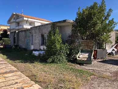 Foto Capannone industriale in Via Adda, Tortoreto Salino di 275 m²