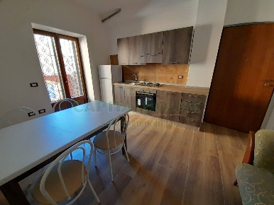 Foto Appartamento in Via Tifatina, Caserta di 60 m² con 2 locali in affitto