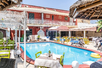Foto Hotel a Nardò Villaggio Boncore di 64276 m² con 9 locali in vendita