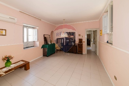 Foto Casa indipendente in PIAZZA ARMANDO DIAZ, Paternò di 150 m² in vendita