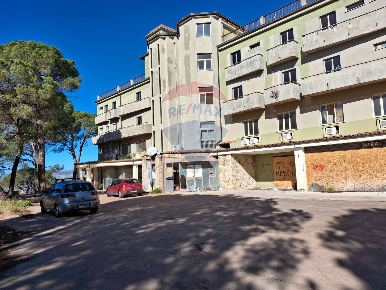 Foto Attività commerciale in Via San Giovanni, Nicosia Centro di 710 m²