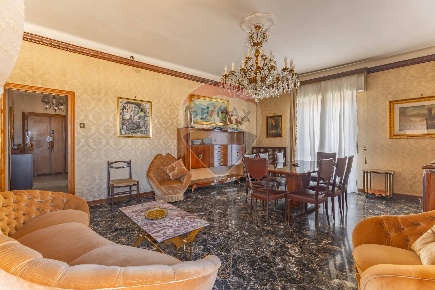 Foto Appartamento in Via Anita Garibaldi, Bari Libertà di 136 m² in vendita