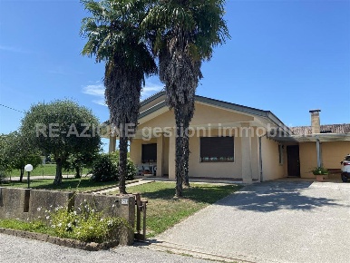 Foto Casa indipendente in via san daniele, Camisano Vicentino di 240 m²