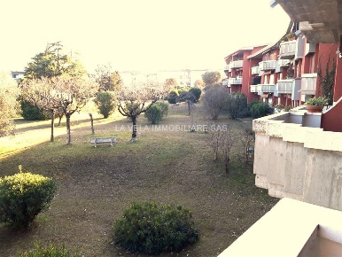Foto Appartamento a Desenzano del Garda di 80 m² con 3 locali in affitto