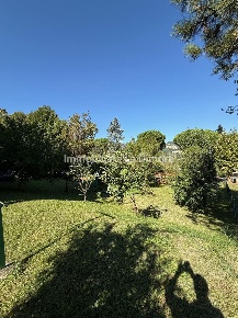 Foto Casa indipendente a Fontanelice di 390 m² con 9 locali in vendita