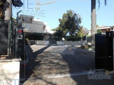 Foto Case semi ndipendenti in via achille grandi, Genzano di Roma Centro
