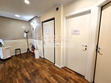 Foto Appartamento a Sarzana di 93 m² con 5 locali in vendita