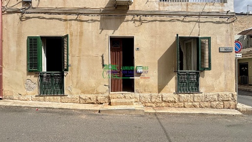 Foto Appartamento in Via Nensi, Ragusa Marina di Ragusa Centro di 67 m²