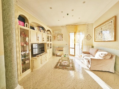 Foto Appartamento in Via Galilei, Palo del Colle di 95 m² con 4 locali