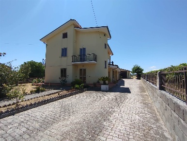 Foto Appartamento a Pollutri Centro di 416 m² con 7 locali in vendita