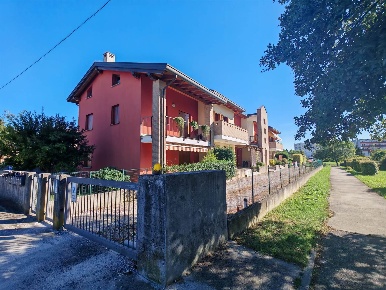 Foto Appartamento a San Giorgio di Nogaro Centro di 75 m² con 4 locali