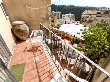 Foto Casa indipendente a Ragusa Ibla di 143 m² con 7 locali in vendita
