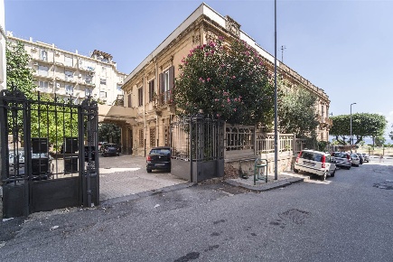 Foto Appartamento in via Nina da Messina 2, Messina Garibaldi di 293 m²