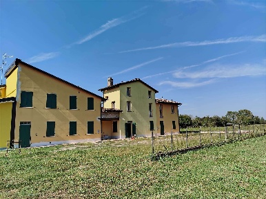 Foto Villa a schiera a Mirandola Nocedella di 100 m² con 10 locali
