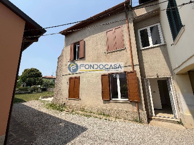 Foto Appartamento in via agello, Desenzano del Garda Rivoltella di 97 m²