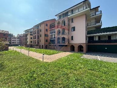 Foto Appartamento in Via Toscana, Lacchiarella di 105 m² con 3 locali