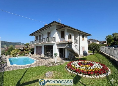Foto Villa singola a Adro Centro di 265 m² con 7 locali in vendita