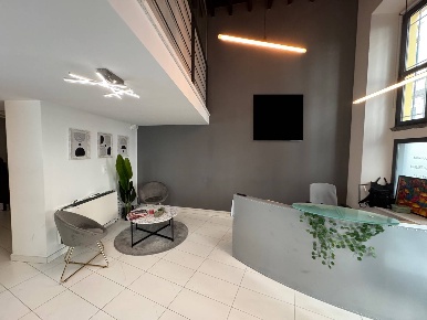 Foto Ufficio in Via Lanzone, Milano Sant'Ambrogio di 197 m² con 11 locali