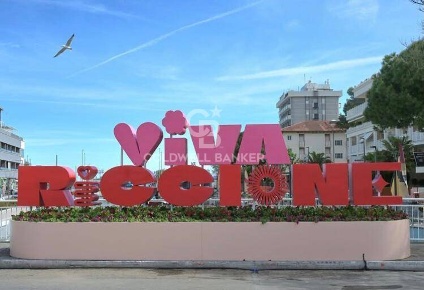 Foto Appartamento a Riccione di 147 m² con 6 locali in vendita