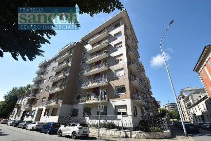Foto Appartamento in Via Giovine Italia, Vercelli Centro di 140 m²
