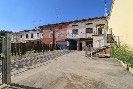 Foto Case semi ndipendenti in VIA FRATELLI CERVI, Boretto Centro di 245 m²