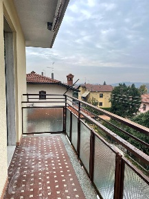 Foto Appartamento in Via Del Fontanone, Azzate Centro di 80 m² con 3 locali