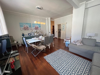 Foto Appartamento a Viareggio Lido di Camaiore di 80 m² con 5 locali
