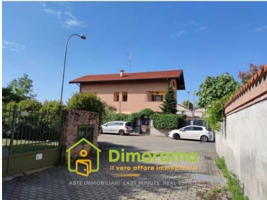 Foto Appartamento in Via Damiano Chiesa, Nerviano Centro di 134 m² all'asta