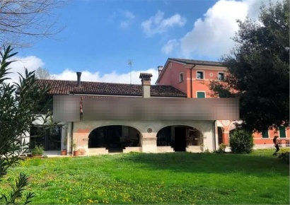 Foto Villa bifamiliare in Via Principe, Roncade di 251 m² con 10 locali