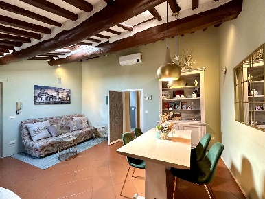 Foto Appartamento a Lucca Piazza Napoleone - San Michele di 60 m²