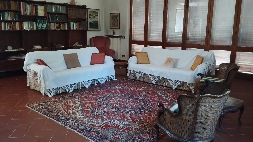 Foto Villa unifamiliare a Vicopisano Centro di 240 m² con 7 locali