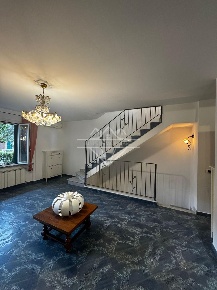 Foto Villa a schiera a Massa Cinque Vie di 127 m² con 7 locali in vendita