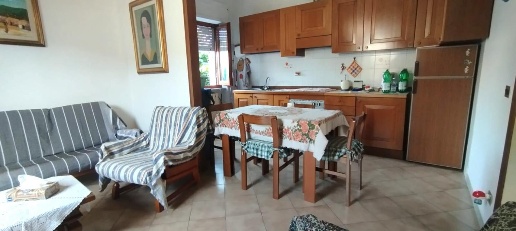 Foto Appartamento a Massa Marina di Massa Centro di 67 m² con 4 locali