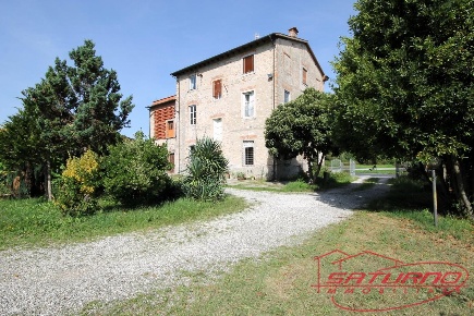 Foto Rustico a Lucca Sant'Alessio - Carignano di 450 m² con 22 locali