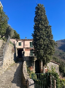 Foto Casa indipendente a Bagni di Lucca Scesta di 116 m² con 7 locali