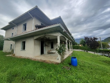 Foto Casa indipendente a Sabbio Chiese Centro di 490 m² con 5 locali