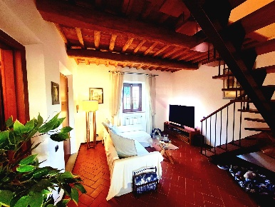 Foto Casa indipendente a Carmignano di 100 m² con 4 locali in vendita