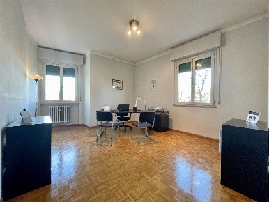 Foto Ufficio in VIALE MONTELLO 8, Mantova Centro di 33 m² con 2 locali