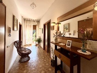 Foto Appartamento a Pistoia Capostrada di 113 m² con 5 locali in vendita