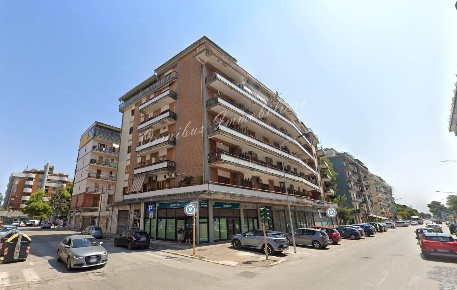 Foto Appartamento a Foggia Villa Comunale di 172 m² con 5 locali in vendita