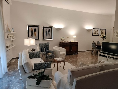 Foto Villa bifamiliare a Campi Bisenzio San Donnino di 320 m² con 12 locali