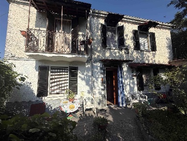 Foto Casa indipendente in frazione restegassi, Montacuto di 100 m²